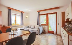 Mayr Apartments